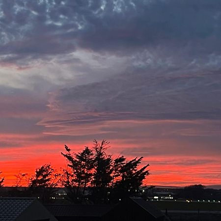 Southend Airport Bed & Breakfast Rochford Bagian luar foto