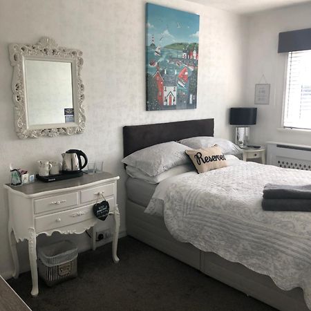 Southend Airport Bed & Breakfast Rochford Bagian luar foto