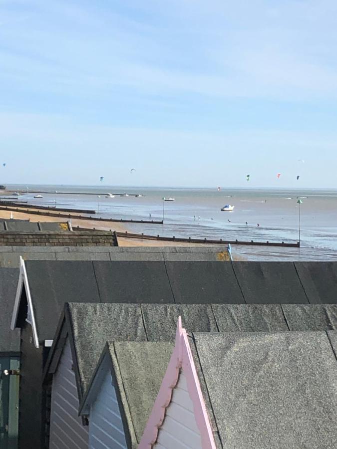 Southend Airport Bed & Breakfast Rochford Bagian luar foto