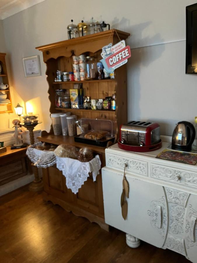 Southend Airport Bed & Breakfast Rochford Bagian luar foto