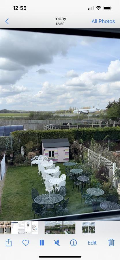 Southend Airport Bed & Breakfast Rochford Bagian luar foto