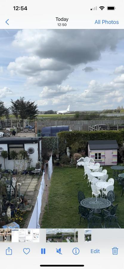 Southend Airport Bed & Breakfast Rochford Bagian luar foto