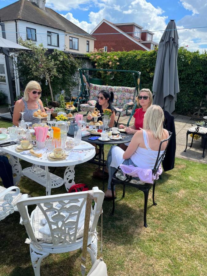 Southend Airport Bed & Breakfast Rochford Bagian luar foto