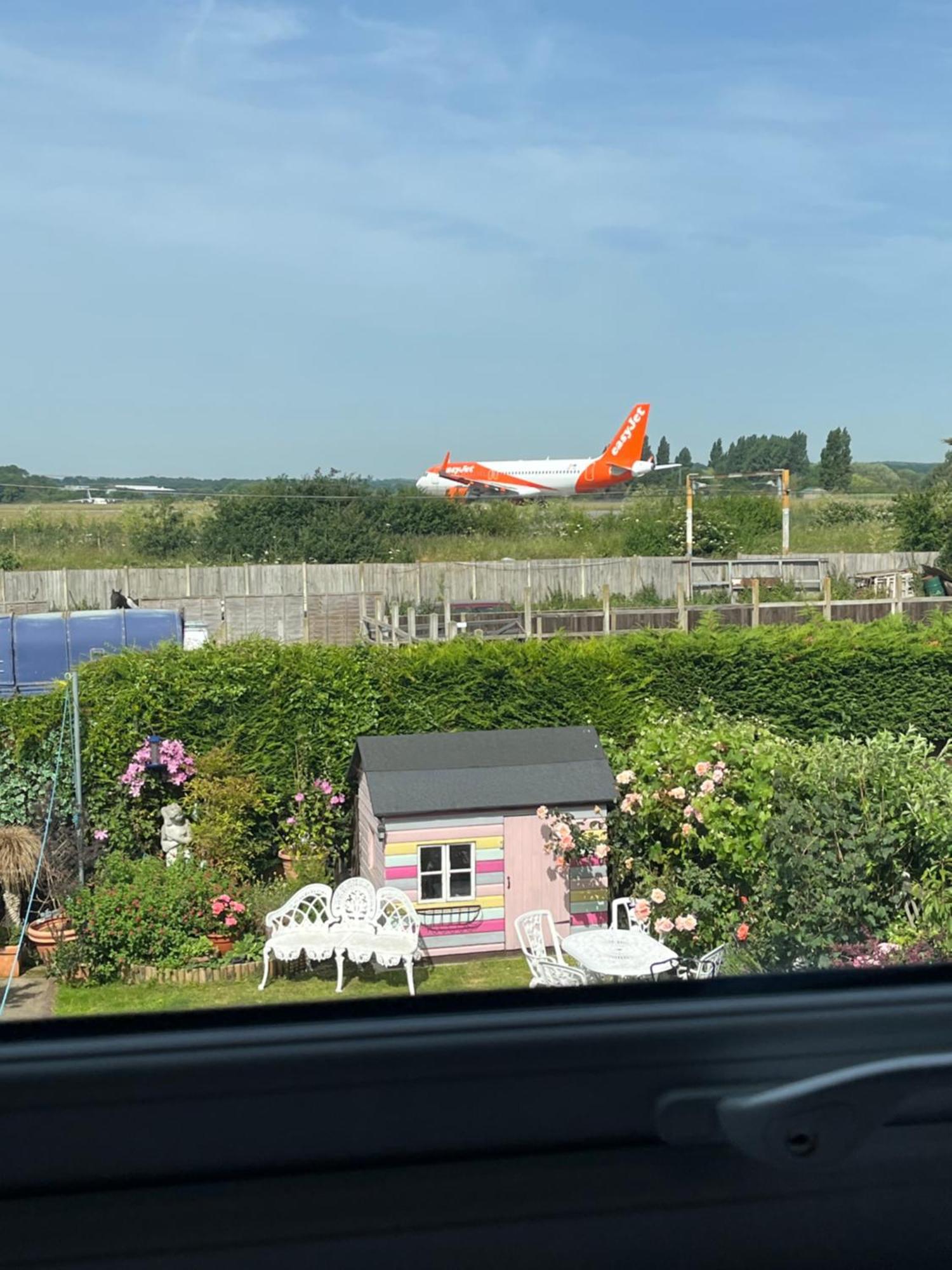 Southend Airport Bed & Breakfast Rochford Bagian luar foto