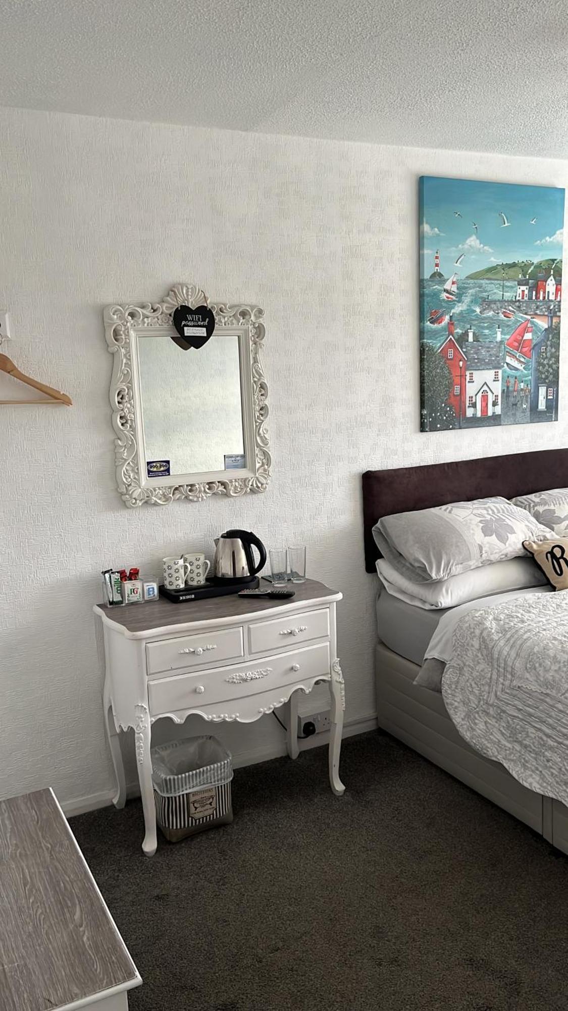 Southend Airport Bed & Breakfast Rochford Bagian luar foto