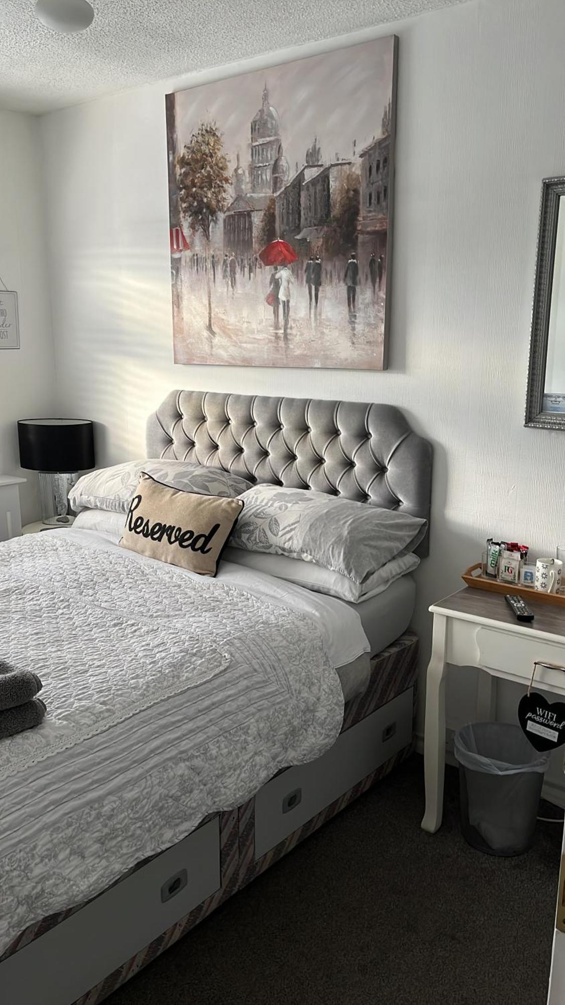 Southend Airport Bed & Breakfast Rochford Bagian luar foto