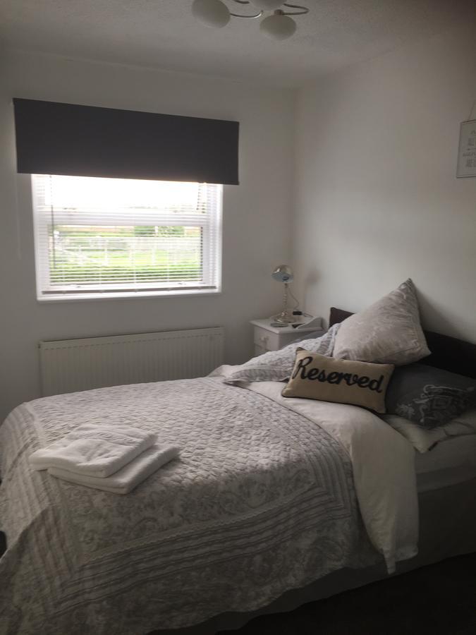 Southend Airport Bed & Breakfast Rochford Bagian luar foto
