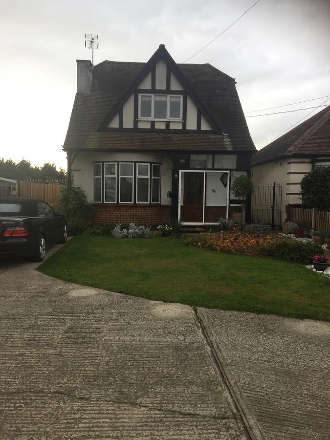 Southend Airport Bed & Breakfast Rochford Bagian luar foto