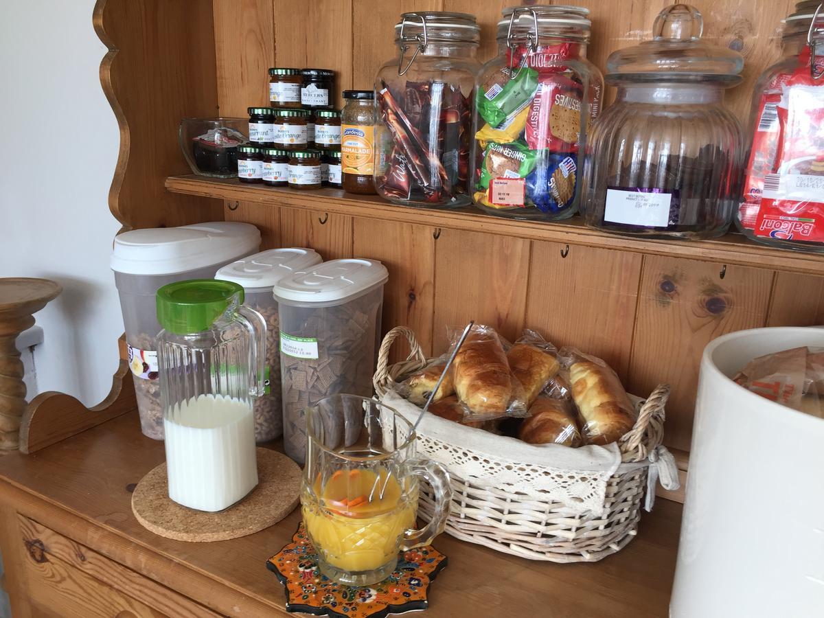 Southend Airport Bed & Breakfast Rochford Bagian luar foto